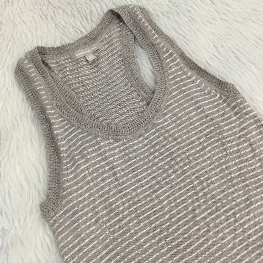 Banana republic women’s shimmering grey knit tank top size small
